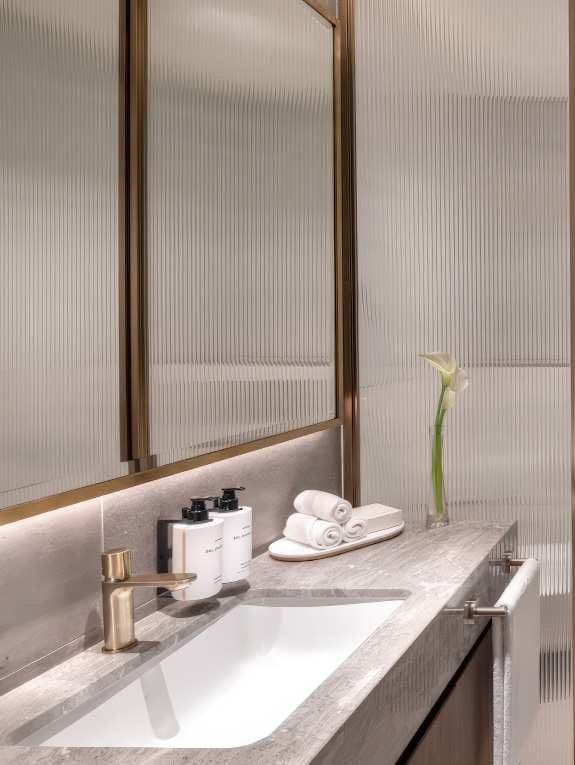 Guest bathroom, InterContinental Dubai